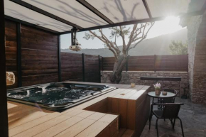 The Stonehouse Suites with Private Bath Spas